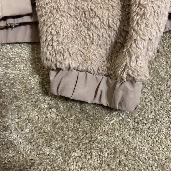 COPY - Fabulously soft Vuori Sherpa zip up in Umber. Medium - Picture 4 of 5